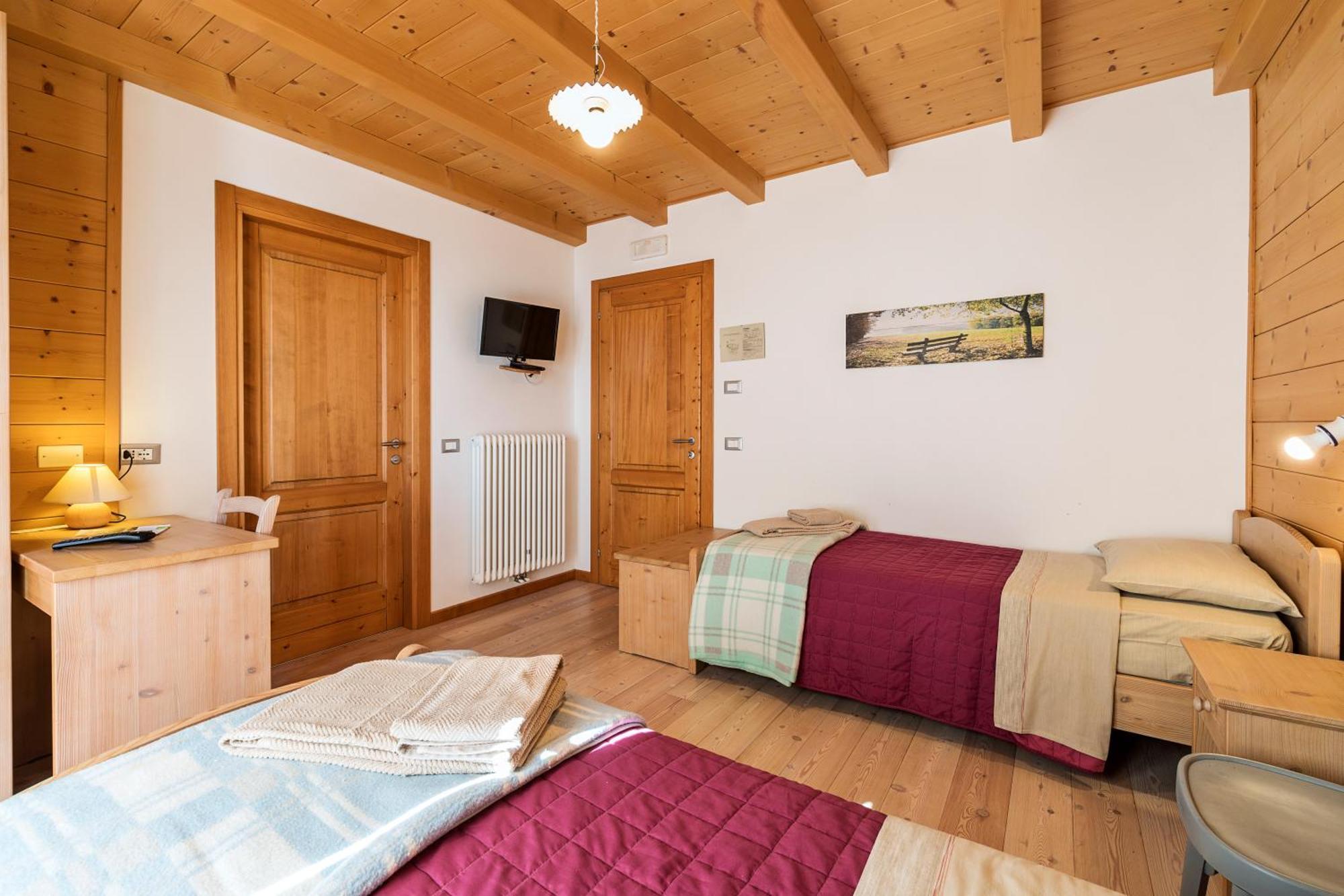 Locanda "Al Terrazzo" Erbezzo Luaran gambar